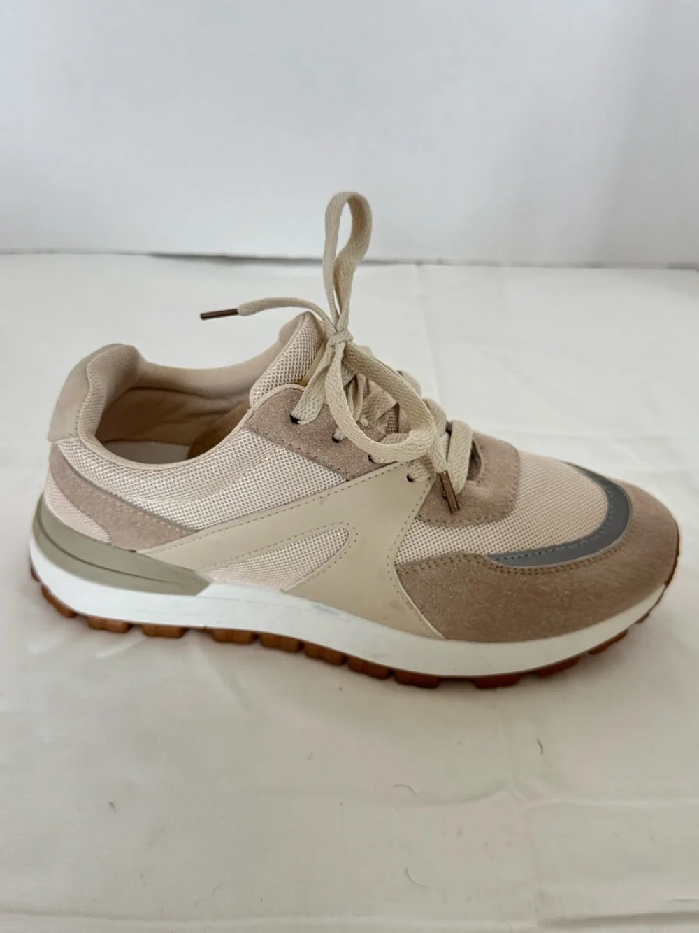Rachel Zoe Beige and Tan Women's Sneakers - Casual Runner Style Size 9